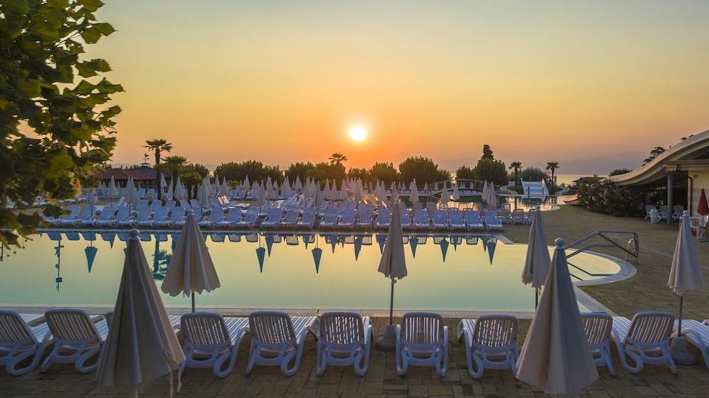 Camping Lido Лацизе Екстер'єр фото